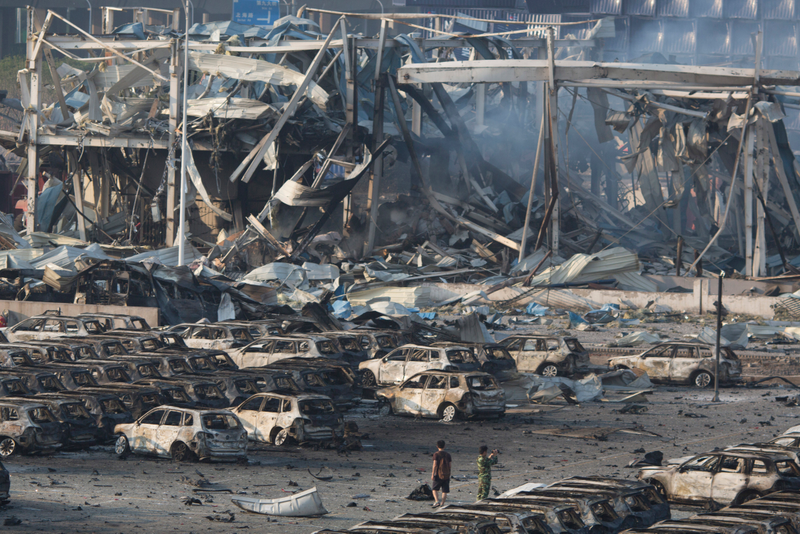 Illustration for article titled Photos from the aftermath of the devastating Tianjin explosion